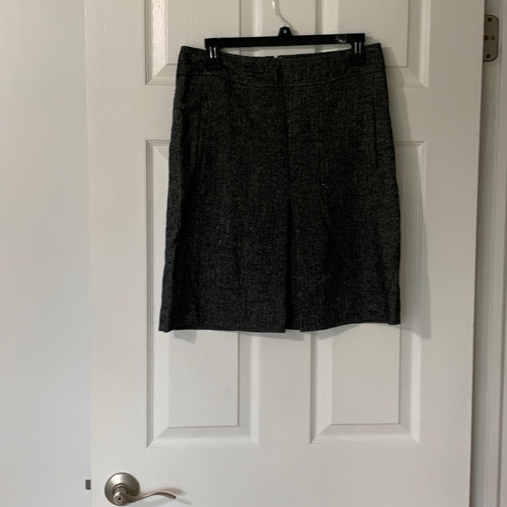 Black and gray Loft tweed
